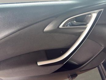 VAUXHALL ASTRA 2.0 CDTi 16V SRi 5dr Auto