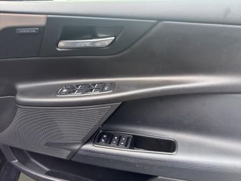 JAGUAR XE 2.0d [180] Portfolio 4dr Auto AWD