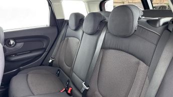 MINI CLUBMAN 1.5 Cooper Classic Estate 6dr Petrol Steptronic Euro 6 (s/s) (13