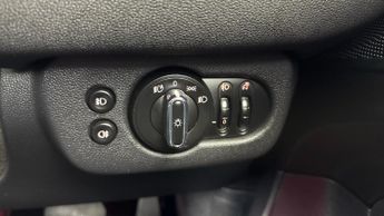 MINI CLUBMAN 1.5 Cooper Classic Estate 6dr Petrol Steptronic Euro 6 (s/s) (13