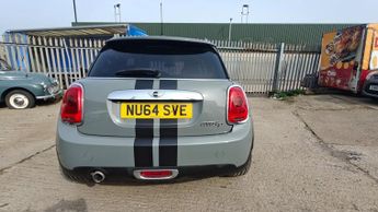 MINI HATCH 1.5 Cooper D 3dr