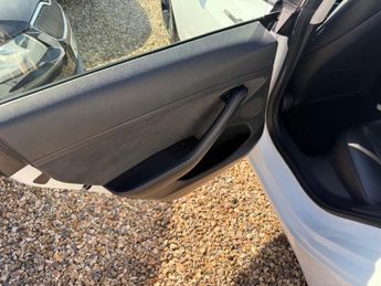 TESLA MODEL 3 Standard Plus 4dr Auto