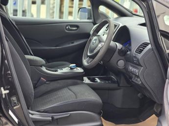 NISSAN LEAF 24kWh Visia+ Hatchback 5dr Electric Auto (107 bhp)