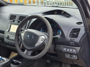 NISSAN LEAF 24kWh Visia+ Hatchback 5dr Electric Auto (107 bhp)