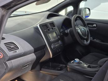 NISSAN LEAF 24kWh Visia+ Hatchback 5dr Electric Auto (107 bhp)