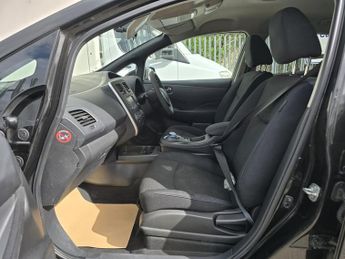 NISSAN LEAF 24kWh Visia+ Hatchback 5dr Electric Auto (107 bhp)