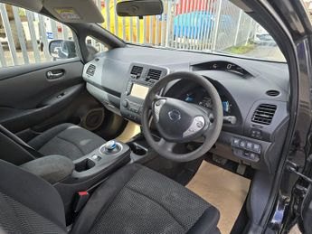 NISSAN LEAF 24kWh Visia+ Hatchback 5dr Electric Auto (107 bhp)