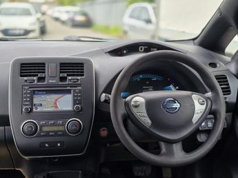 NISSAN LEAF 24kWh Visia+ Hatchback 5dr Electric Auto (107 bhp)