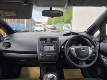 NISSAN LEAF 24kWh Visia+ Hatchback 5dr Electric Auto (107 bhp)