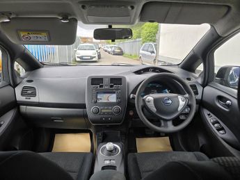 NISSAN LEAF 24kWh Visia+ Hatchback 5dr Electric Auto (107 bhp)