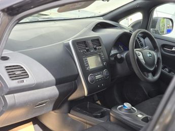 NISSAN LEAF 24kWh Visia+ Hatchback 5dr Electric Auto (107 bhp)