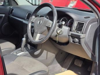 VAUXHALL VECTRA 1.9 CDTi 16v Design Hatchback 5dr Diesel Automatic (186 g/km 148