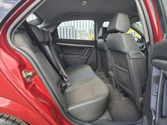 VAUXHALL VECTRA 1.9 CDTi 16v Design Hatchback 5dr Diesel Automatic (186 g/km 148