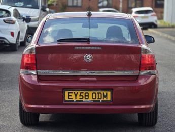 VAUXHALL VECTRA 1.9 CDTi 16v Design Hatchback 5dr Diesel Automatic (186 g/km 148