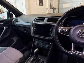 VOLKSWAGEN TIGUAN 2.0 TDi 150 4Motion R-Line 5dr DSG