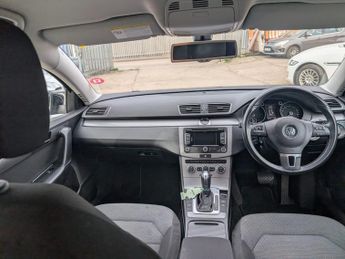 VOLKSWAGEN PASSAT 2.0 TDI Bluemotion Tech Highline 5dr DSG
