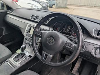 VOLKSWAGEN PASSAT 2.0 TDI Bluemotion Tech Highline 5dr DSG