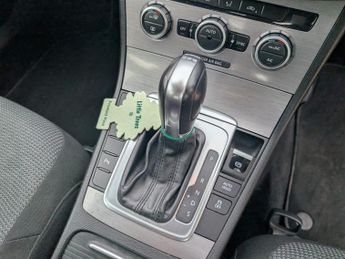 VOLKSWAGEN PASSAT 2.0 TDI Bluemotion Tech Highline 5dr DSG