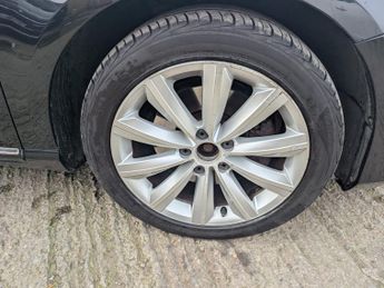 VOLKSWAGEN PASSAT 2.0 TDI Bluemotion Tech Highline 5dr DSG