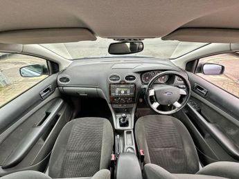 FORD FOCUS 1.6 Ghia 5dr