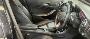 MERCEDES-BENZ A-CLASS A180D SE 5dr Auto ++ NAV / LEATHER / BLUETOOTH / ULEZ / 76 MPG +