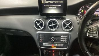 MERCEDES-BENZ A-CLASS A180d SE 5dr Auto ++ NAV / LEATHER / BLUETOOTH / ULEZ / 76 MPG +