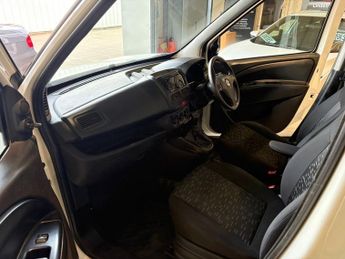 VAUXHALL COMBO 2000 1.3 CDTI 16V H1 Sportive Van