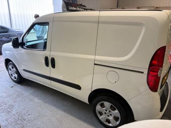 VAUXHALL COMBO 2000 1.3 CDTI 16V H1 Sportive Van