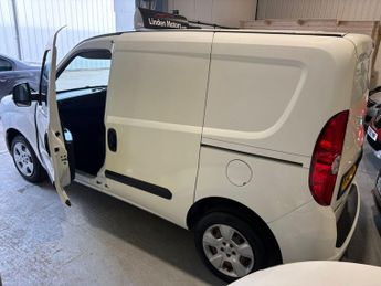 VAUXHALL COMBO 2000 1.3 CDTI 16V H1 Sportive Van