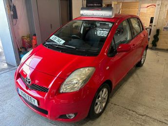 Toyota Yaris 1.33 VVT-i T Spirit Nav 5dr [6]