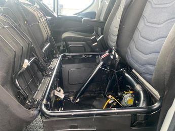 IVECO DAILY 70C18 3.0 TD 180 BHP 8 SPEED AUTOMATIC 4.1M LUTON BOX VAN 129K F