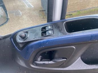 IVECO DAILY 70C18 3.0 TD 180 BHP 8 SPEED AUTOMATIC 4.1M LUTON BOX VAN 129K F
