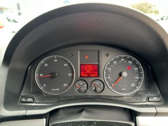 VOLKSWAGEN JETTA 1.9 SE TDI PD 4dr