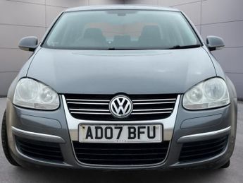 VOLKSWAGEN JETTA 1.9 SE TDI PD 4dr