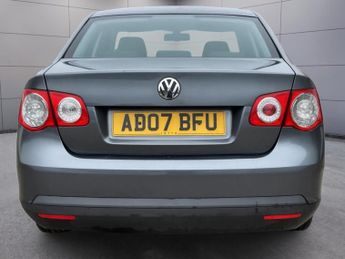 VOLKSWAGEN JETTA 1.9 SE TDI PD 4dr