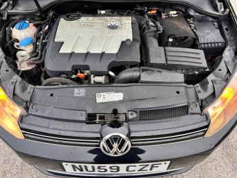 VOLKSWAGEN GOLF 2.0 TDi 140 GT 5dr DSG