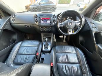 VOLKSWAGEN TIGUAN 2.0 TDi BlueMotion Tech R-Line 5dr 150 DSG [NAV]