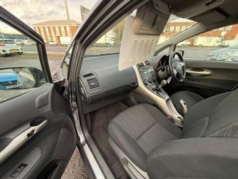 TOYOTA AURIS 1.6 VVTi TR 5dr MM