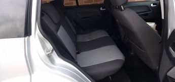 FORD FUSION 1.6 + 5dr Auto