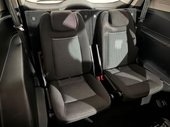 FORD S-MAX 2.0 TDCi 140 Zetec 5dr