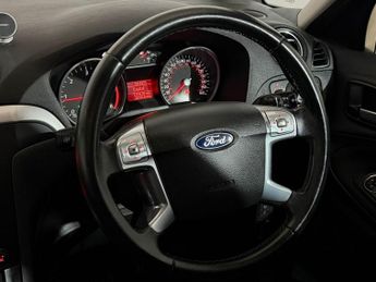 FORD S-MAX 2.0 TDCi 140 Zetec 5dr