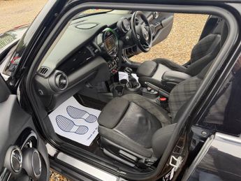 MINI HATCH 1.5 Cooper 5dr Auto