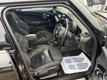 MINI HATCH 1.5 Cooper 5dr Auto