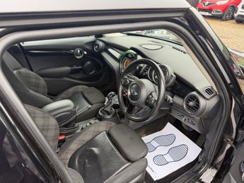 MINI HATCH 1.5 Cooper 5dr Auto