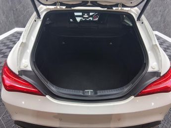 MERCEDES-BENZ CLA CLA 180 Sport 5dr Tip Automatic *2 Keys - FSH - Alloys*