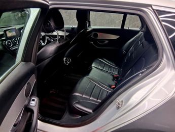 MERCEDES-BENZ C CLASS C220d Sport Premium 5dr 9G-Tronic