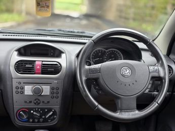 VAUXHALL CORSA 1.4i 16v Design Hatchback 5dr Petrol Automatic (a/c) (180 g/km 8