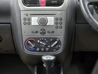 VAUXHALL CORSA 1.4i 16v Design Hatchback 5dr Petrol Automatic (a/c) (180 g/km 8