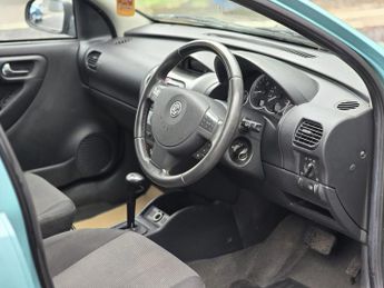 VAUXHALL CORSA 1.4i 16v Design Hatchback 5dr Petrol Automatic (a/c) (180 g/km 8