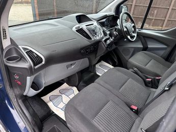 FORD TRANSIT CUSTOM 2.2 TDCi 125ps Low Roof Trend Van